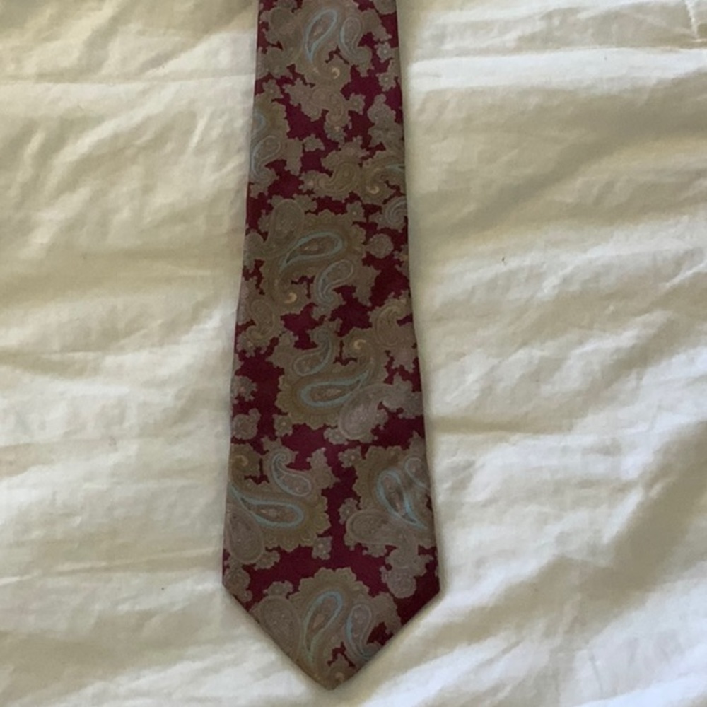 Perry Ellis tie new no tag